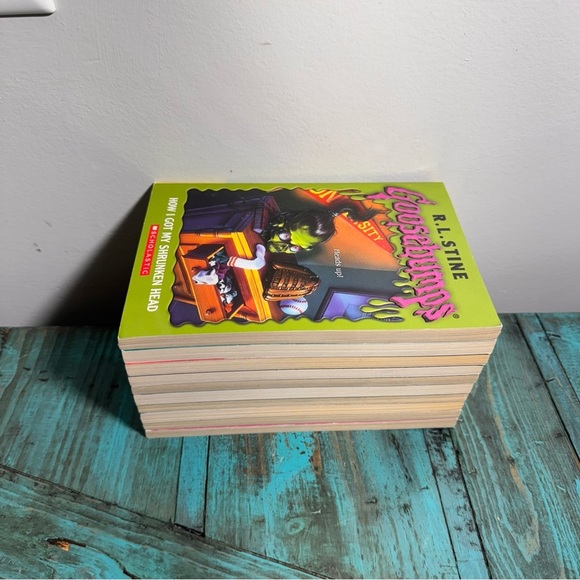 Bundle of 10 Goosebumps RL Stine Unnumbered Scholastic Books - Picture 6 of 7